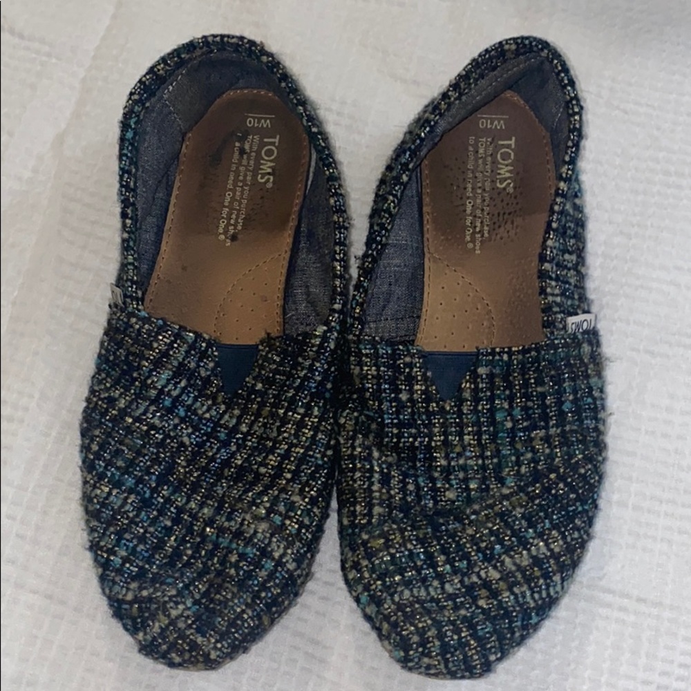 TOMS shoes